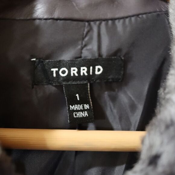 Torrid Gray Faux Leather Moto Jacket Grunge Lace-Up Fur Collar 1X - Picture 14 of 16